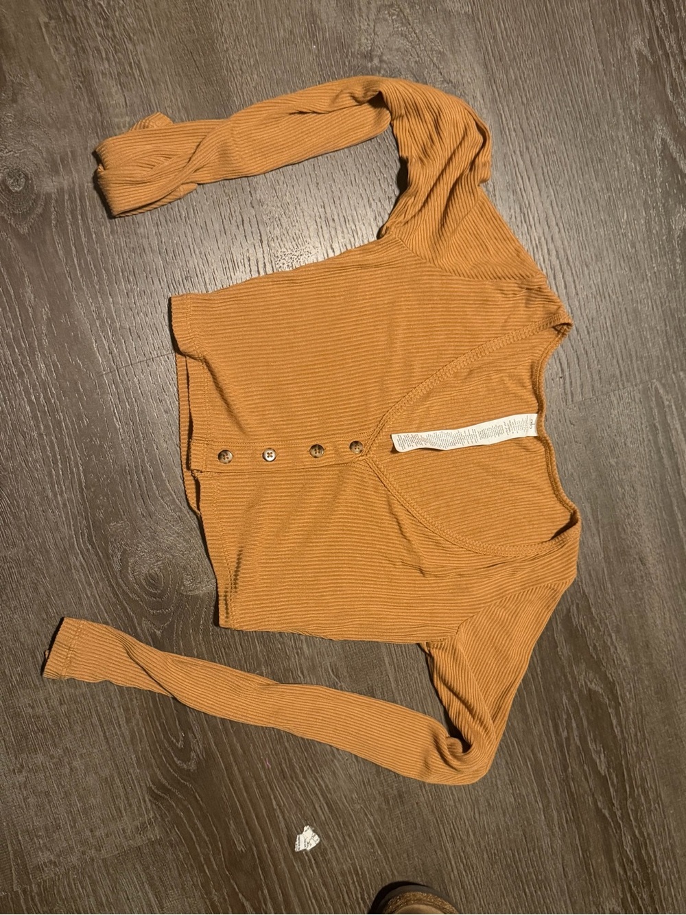 Casual alo Ribbed Button-Front Women’s Top - Mustard